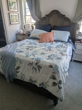 Madison Park Blue and Navy Floral Cotton Comforter 7 Piece Set